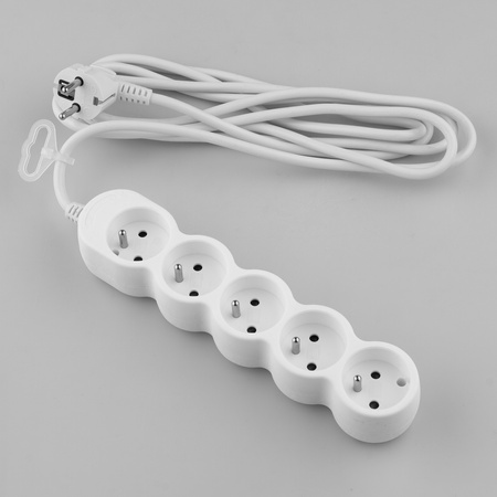 Netzverlängerungskabel Geerdete Steckdosenleiste 5 Steckdosen 3m Weißes Kabel Lendo Lumiled