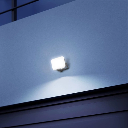 LED-Flutlicht 20W 1900lm 5000K Cold Black mit Milchglasschirm Videx