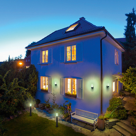 LED Fassadenwandleuchte INTELLIGENT 10W 380lm warme Lichtfarbe + RGB SMART + WiFi PIPE WALL LEDVANCE