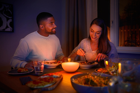 Philips HUE White and Color Ambiance GO Bluetooth Zigbee Schreibtischlampe 8718696173992