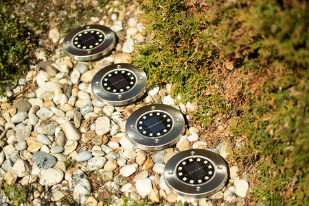 Set bestehend aus 4xGartenleuchte 12x LED SOLAR BODENMONTAGE IP44