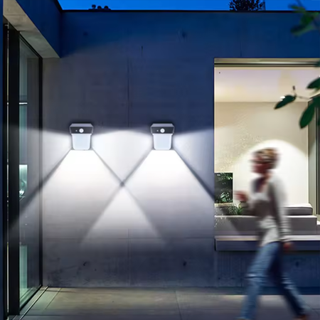 LED-Solar-Gartenlampe Fassaden-Wandleuchte 4000K IP54 Bewegungs- und Dämmerungssensor