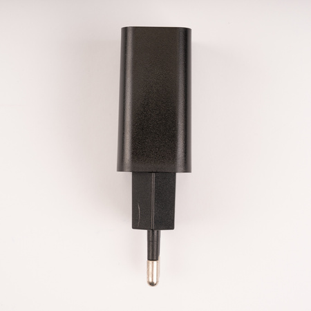 1x USB-Ladeadapter 5V/1A DC für Tischlampen, Schwarz LUMILED