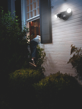 Gartenlampe LED-Wandleuchte 16W 3000K Warm IP44 SMART+ mit WiFi-Kamera mit Bewegungs- und Dämmerungssensor Dimmbarer Multispot LEDVANCE