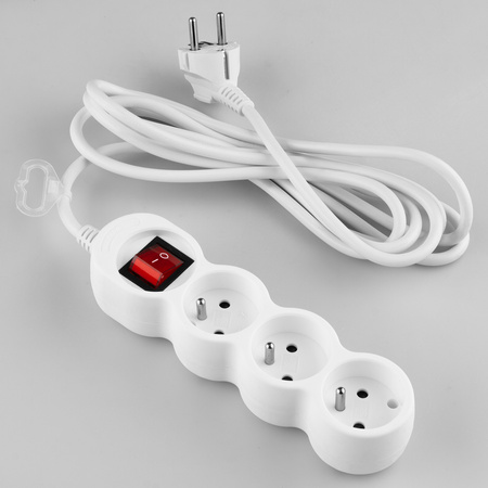 Netzverlängerungskabel Geerdete Steckdosenleiste 3 Steckdosen 3m ON/OFF Schalter Weißes Kabel Lendo Lumiled