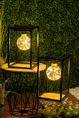 LED-Solarlampe für den Außenbereich Garten stehend Hängelaterne 3000K IP44 26 cm Dämmerungssensor