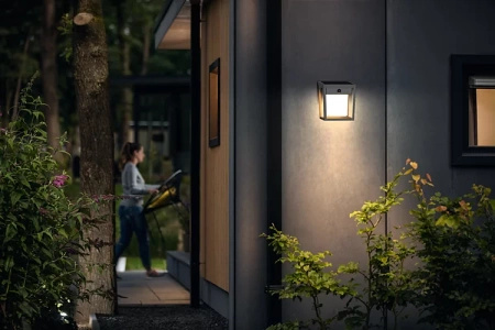 Solarfassaden-Wandleuchte LED 1.5W 250lm 3000K IP44 mit Bewegungs- und Dämmerungssensor Anthrazit Blaise Ultra Efficient Philips