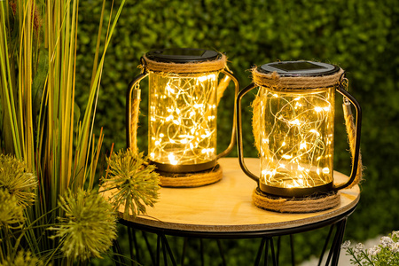 LED Solarlampe Outdoor Garten Hängende Stehlaterne 3000K IP44 Dämmerungssensor