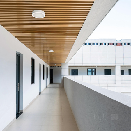 LED-Badezimmerdecke Aufputz 12W 1260lm 4000K 120° mit Bewegungs- und Dämmerungssensor Weiß IP65 Nairos Kobi