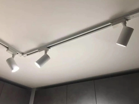 Winkel-Eckverbinder für Dreiphasen-Sammelschienen weiß