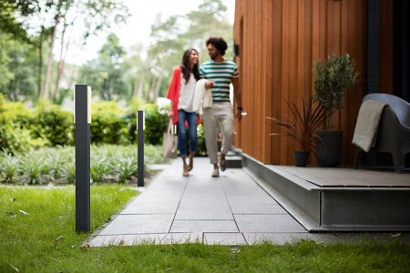 LED-Gartenleuchte für den Außenbereich STRATOSPHERE myGarden 2x4,5W 2700K IP44 Mast 77cm Anthrazit PHILIPS