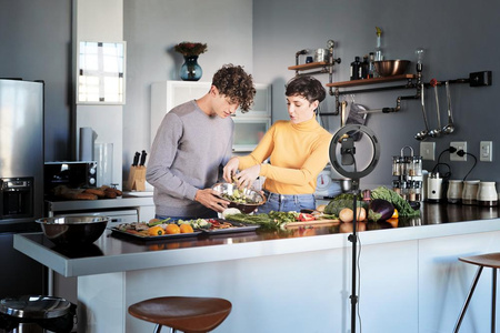 Mobile LED-Ring-Stehleuchte für Selfie 6W 250lm CCT 26cm Bluetooth LEDVANCE + Fernbedienung