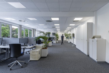 LED-Panel Büroleuchte Deckenleuchte 28W 3640lm 3000K Warm Anbauleuchte Einbauleuchte Weiß 60x60cm UGR19 Comfort Ledvance