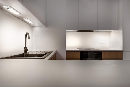 Ledvance Linear Edge LED Möbel Sockelleuchte mit Bewegungssensor 4W 290lm CCT Dimmbar Weiß 30cm Linear Edge Ledvance