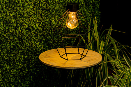 LED-Solarlampe für den Außenbereich Garten stehend Hängelaterne 3000K IP44 25 cm Dämmerungssensor