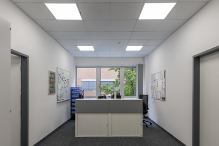 LED-Panel-Deckenleuchte 33W 4320lm 4000K Neutral Anbau Weiß 60x60cm Komfort Ledvance