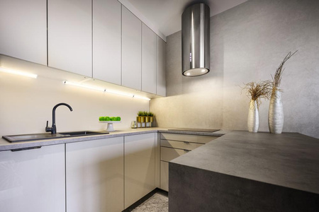 Ledvance Bewegungsmelder 7.5W 480lm CCT Dimmbar Weiß 35cm Linearer Winkel Ledvance Unterbau LED-Leuchtband