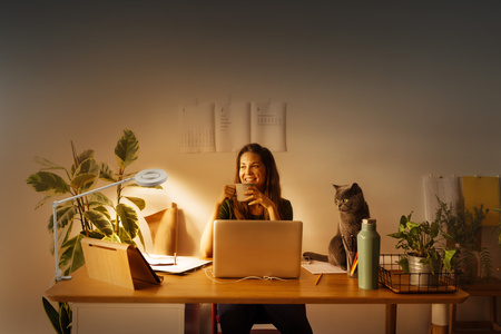 LED 15W 600lm CCT Dimmbar Weiß SMART+ WiFi Sun@Home Ledvance Nachttischlampe