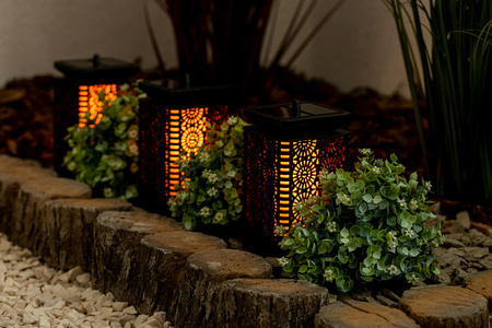 Garten Laterne LED Solar Dekorative Flamme Quadratisch 17cm