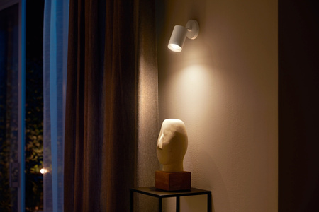 Philips HUE Weiß und Farbe Ambiente Lampe Fugato 1x4.2W Bluetooth Zigbee