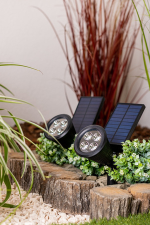 LED Solar Gartenlampe Reflektor 2W Kalt IP65 Dämmerungssensor