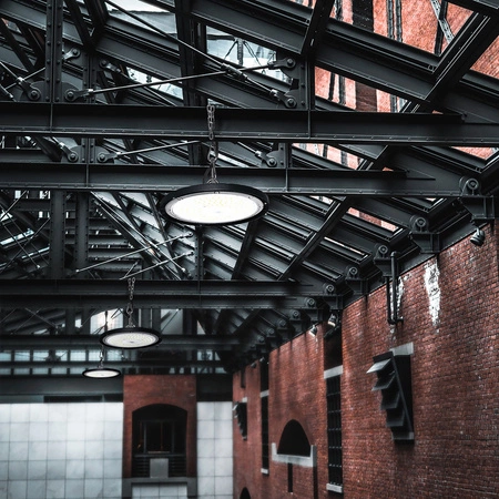 LED-Hochregalleuchte 100W 10000lm 5000K Neutral 90° IP65 IK07 mAh Pendelleuchte Schwarz VIDEX