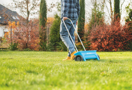 Rasensamen-, Dünger- und Düngerstreuer auf Rädern CELLFAST