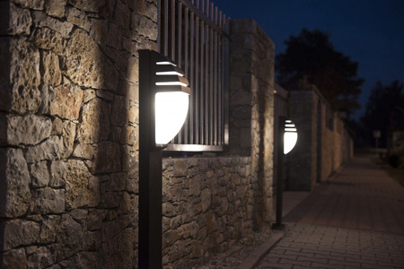 Außenstehende Gartenleuchte POST CITY 11836 R BL E27 99cm Su-Ma