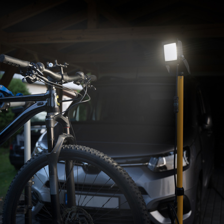 LED-Flutlicht ZUNA2 Halogenlampe 100W 4000K auf Stativ + Kabel + Hermetischer Anschluss LUMILED